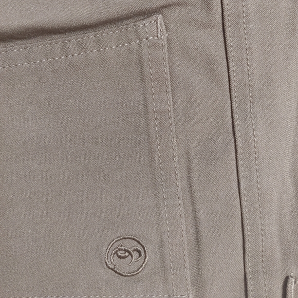 NWOT Simon Chang cropped pants - Picture 2 of 4